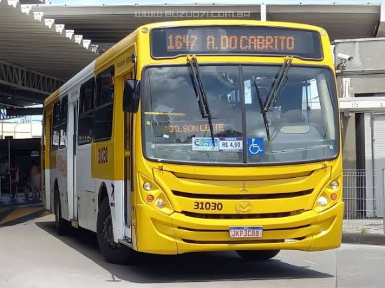 Transporte público tem pico antecipado nesta segunda-feira, 5 de